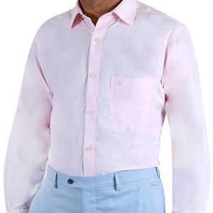 Camisa rosa claro con bolsa al frente y cuello sencillo