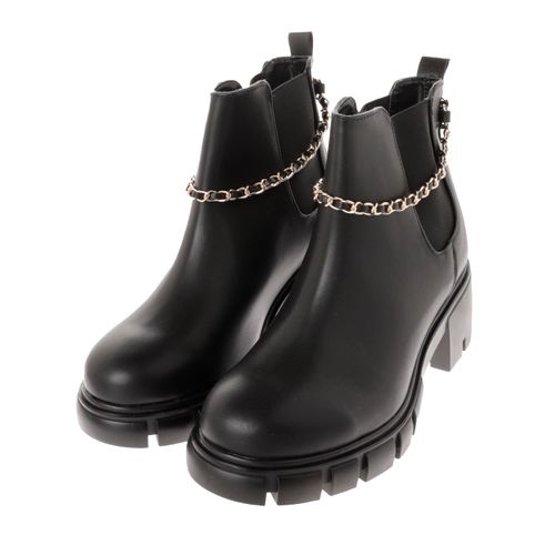 Botín Camila color negro con cadena dorada D01130613501