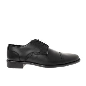Zapatos color negro con agujetas y detalle de costuras