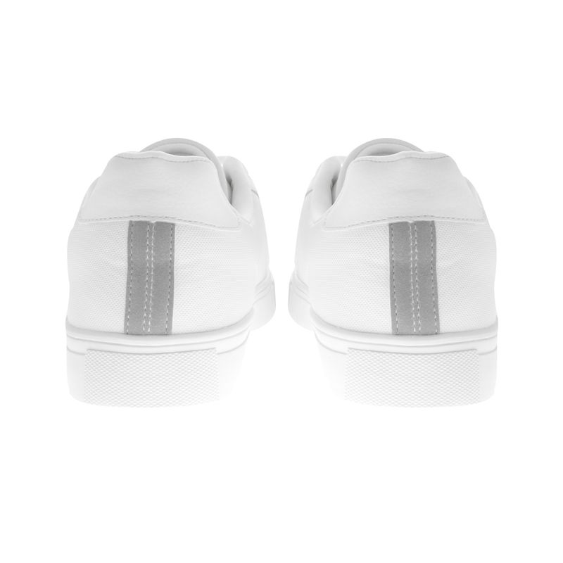 Tenis blancos con agujetas de color new arrivals
