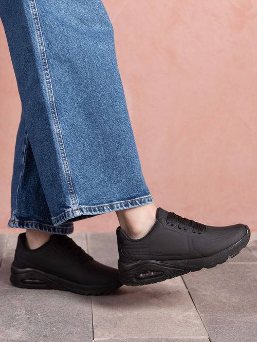 Tenis Rosalía color negro con burbuja de impacto D14170164501