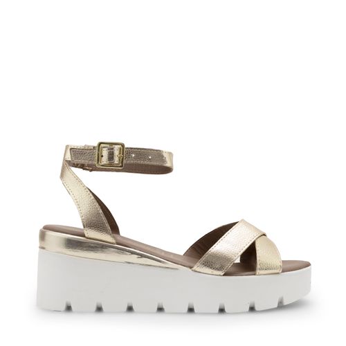 Sandalia Ariana Color Oro D09980898610