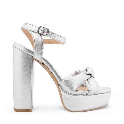 Sandalia Nathy Color Plata D14670002612