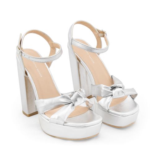 Sandalia Nathy Color Plata D14670002612